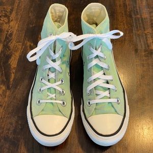 Mint green Converse/Chuck Taylor high tops size 6